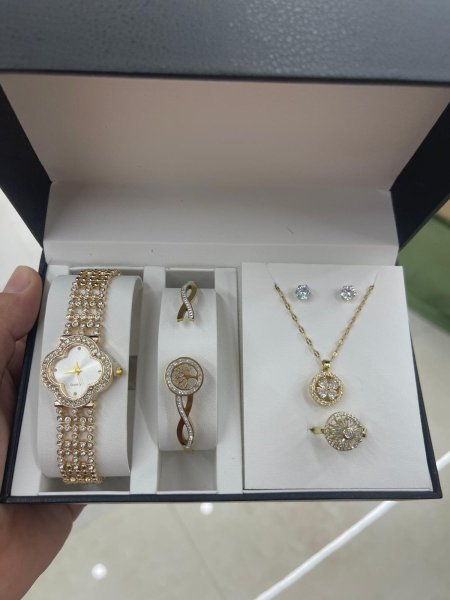 Women watche set